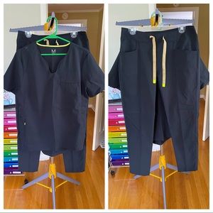 Black Medelita Scrub Set